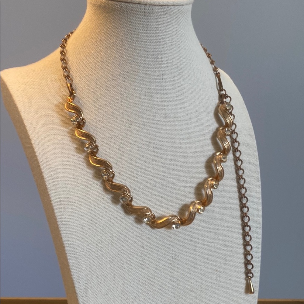 Vintage Unmarked Trifari  Necklace